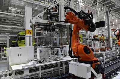 一汽解放 人工智能通用應用系統賦能新質生產力，開啟高質量發展新引擎